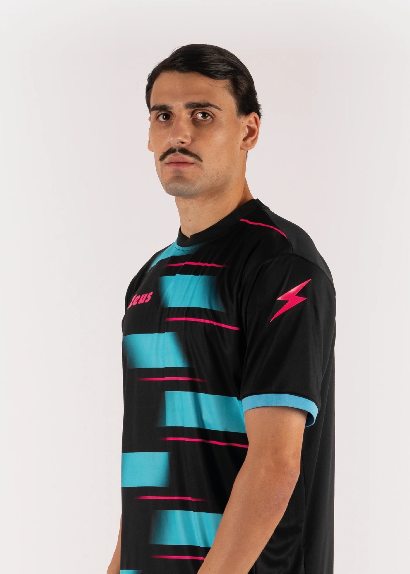 #farbe_schwarz-wasserblau